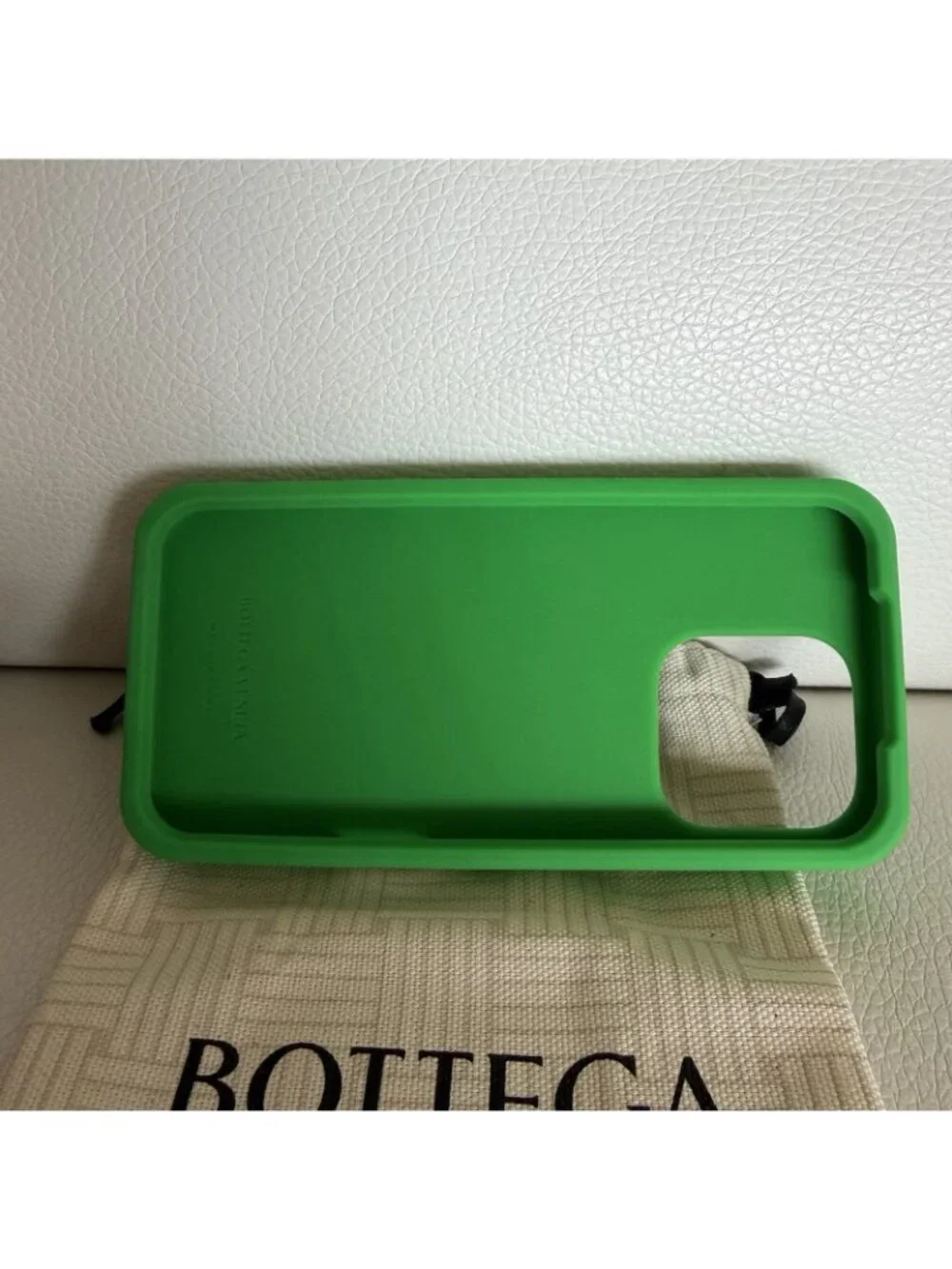 NEW BOTTEGA Veneta iPhone 16 Pro Case Green Parakeet Rubber